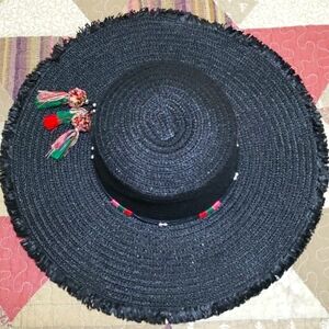 Steve Madden Pom Pom Hat